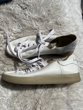 Sam Edelman White Leather Low-Top Sneakers with Translucent Soles